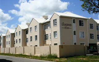 2 Bedroom Apartment in Kingswood