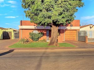4 Bed House in Lenasia