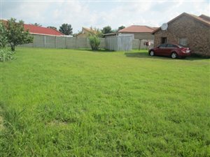 448 m² Land available in Cresslawn