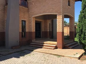 300 m² Commercial space in Rietfontein