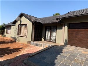 3 Bed House in Heuweloord