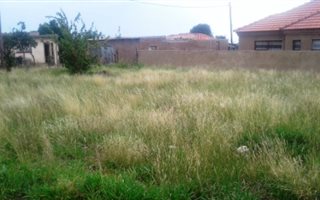 400 m² Land available in Lethlabile