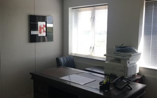 77 m² Office Space in Secunda