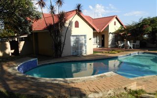 9 Bedroom House in Birchleigh North