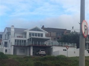 5 Bed House in Pienaarstrand