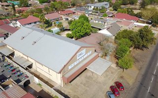 1105 m² Commercial space in Carletonville