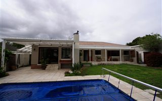 4 Bedroom House in Constantia