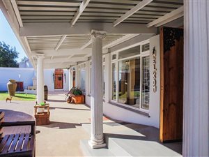 5 Bedroom House in Vredenburg