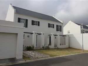 3 Bed Townhouse in Nuutgevonden