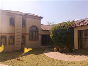 3 Bed House in Amberfield Manor