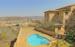 3 Bedroom Townhouse in Mulbarton