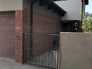 3 Bed Duplex in Candlewoods Estate