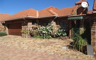 3 Bedroom Townhouse in Potchefstroom Central