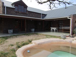 3 Bedroom House in Van Riebeeckstrand