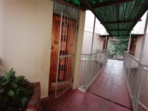 3.5 Bed Apartment in Montclair