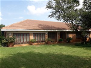 1.1 ha Farm in The Orchards