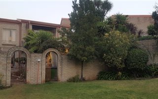 3 Bedroom Duplex in Bramley Park