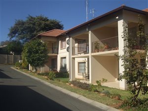 2 Bedroom Townhouse in Wilgeheuwel