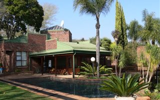 4 Bedroom House in Waterkloof Heights