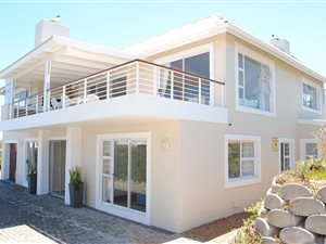 4 Bed House in Cape St Francis