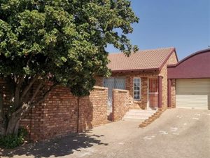 2 Bed Townhouse in Wierda Glen