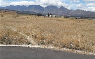 515 m² Land available in Fairview Golf Estate