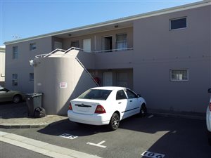 1 Bed Apartment in Bothasig