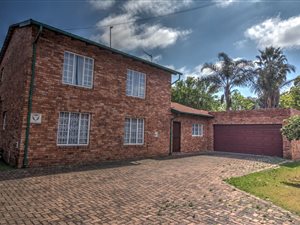 4 Bed House in Kempton Park Central