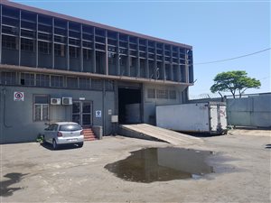 2000 m² Industrial space in Jacobs