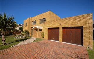 3 Bedroom House in Seaside Longships