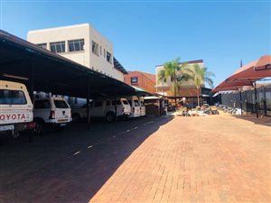 2835 m² Commercial space in Jan Niemand Park