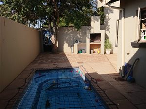 1 Bed Garden Cottage in Meyerspark