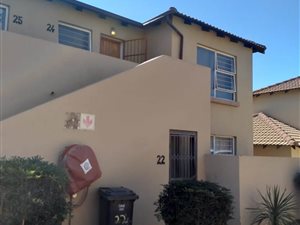 2 Bed Townhouse in Heuwelsig Estate