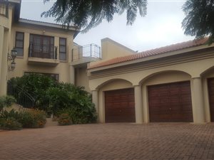 4 Bed House in Ruimsig Country Estate