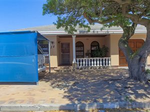4 Bedroom House in Goodwood