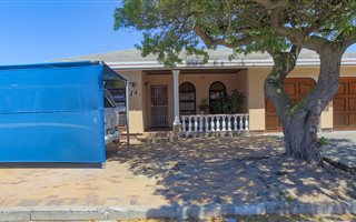 4 Bedroom House in Goodwood