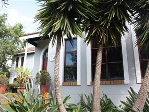 4 Bed House in Woodlands Estate