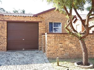 2 Bed Townhouse in Honey Park