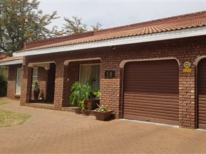 4 Bed House in El Toro Park
