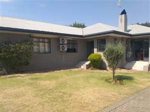 200 m² Commercial space in Dunvegan
