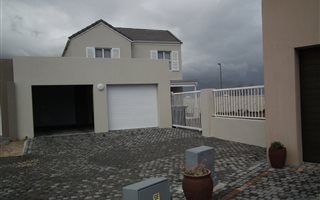 4 Bedroom House in Heritage Park