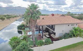 6 Bedroom House in The Islands Estate