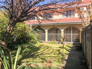 3 Bed Townhouse in Vanderbijlpark SW5