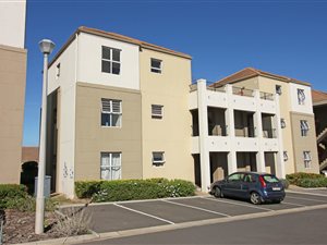 3 Bed Apartment in Vredekloof Heights