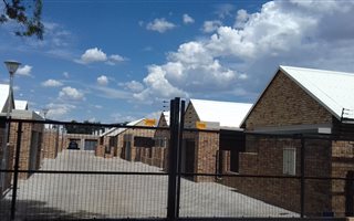 3 Bedroom House in Bult West