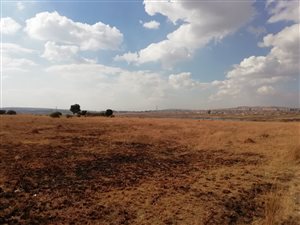 2.8 ha Land available in Geluksdal
