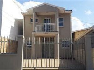 3 Bed Duplex in Grove End