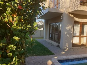 5 Bed Townhouse in Mooikloof Equestrian Estate