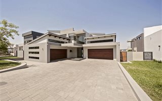 4 Bedroom House in Steyn City