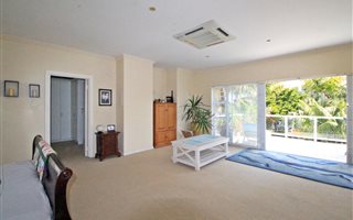 5 Bedroom House in Nahoon Beach